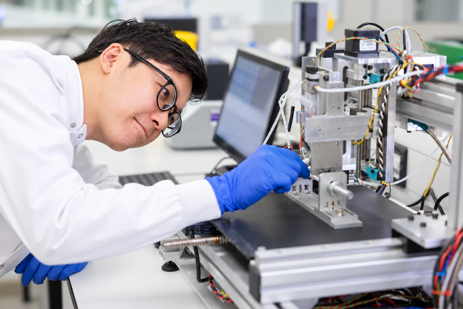 Researcher working with the JetBio research system